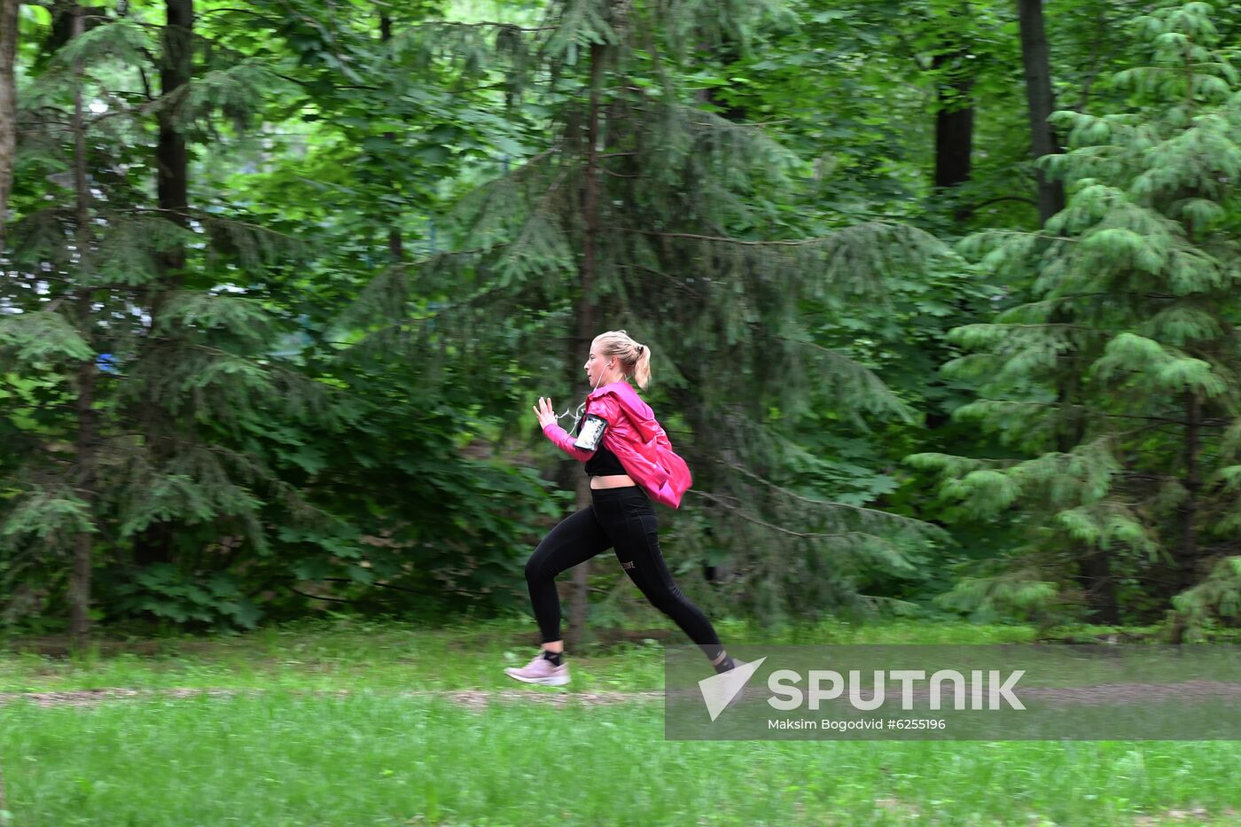 Russia Coronavirus Lockdown Ease