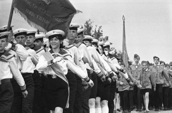 Zarnitsa all-union military and sports game for pioneers