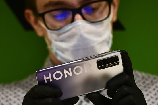 Russia RT HUAWEI HONOR Partnership