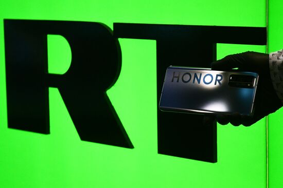 Russia RT HUAWEI HONOR Partnership