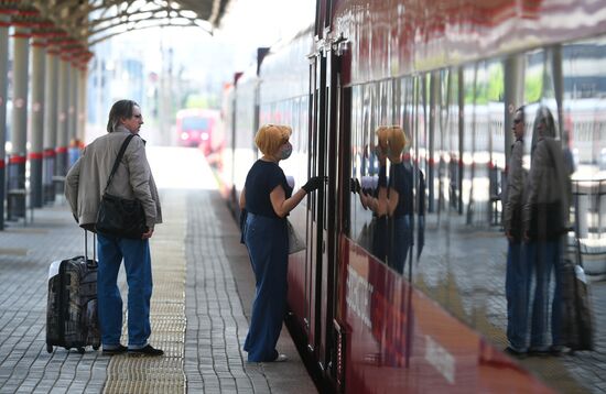 Russia Coronavirus Lockdown Ease