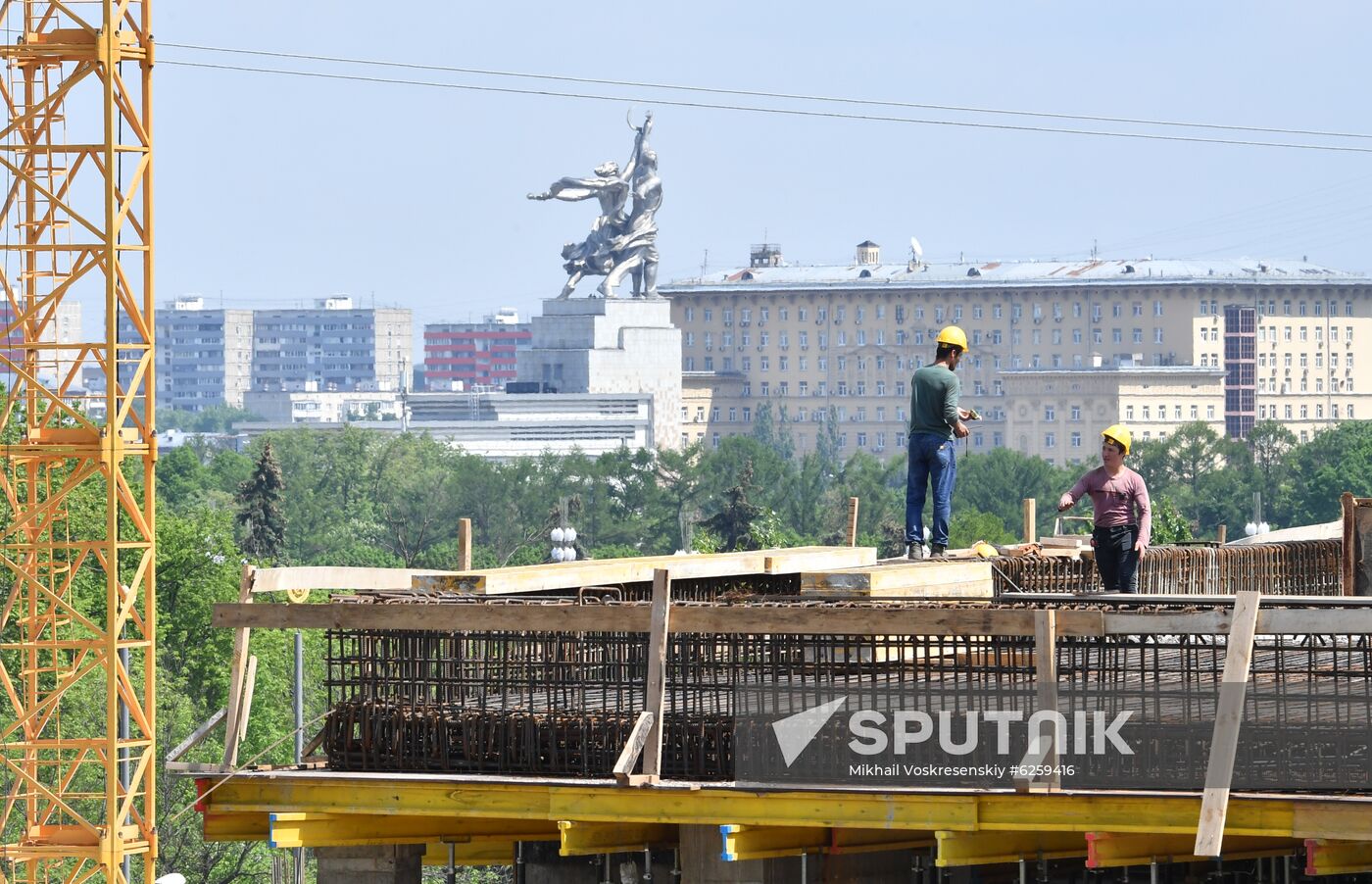 Russia Ferris Wheel Construction