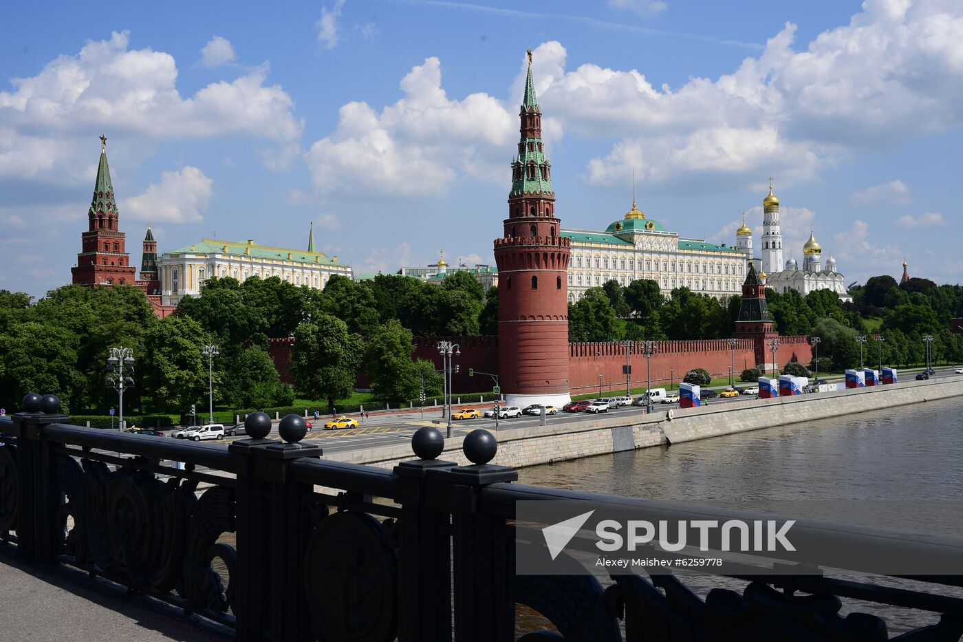 Russia Coronavirus Lockdown Ease