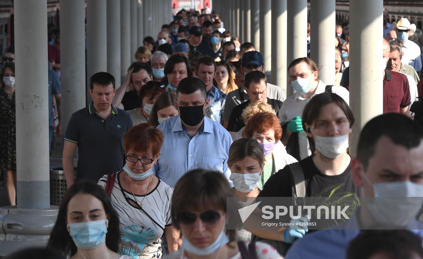 Russia Coronavirus Lockdown Ease