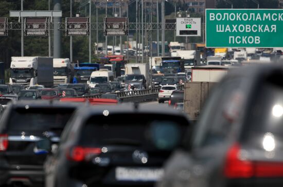 Russia Coronavirus Lockdown Ease