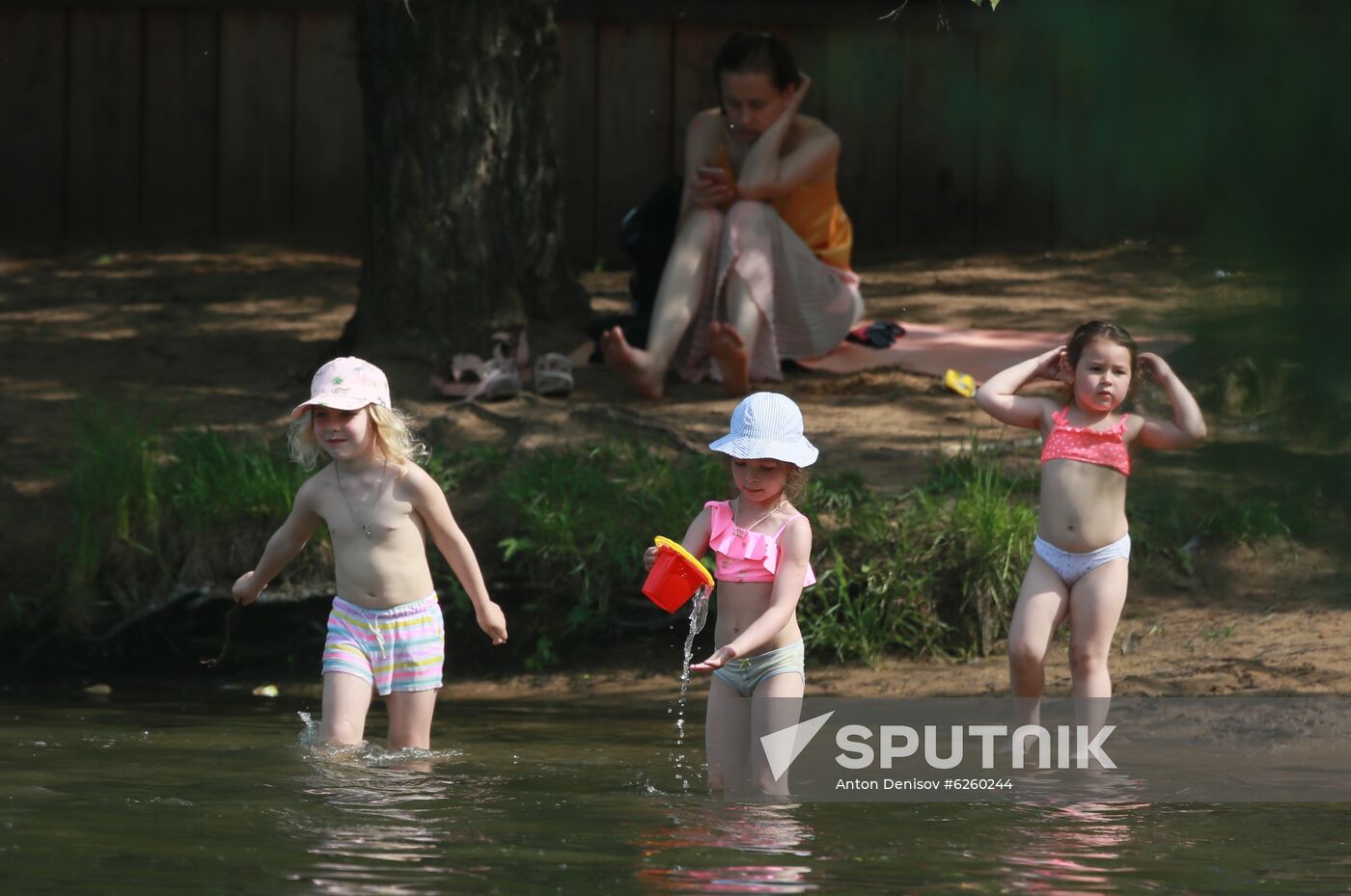 Russia Coronavirus Lockdown Ease