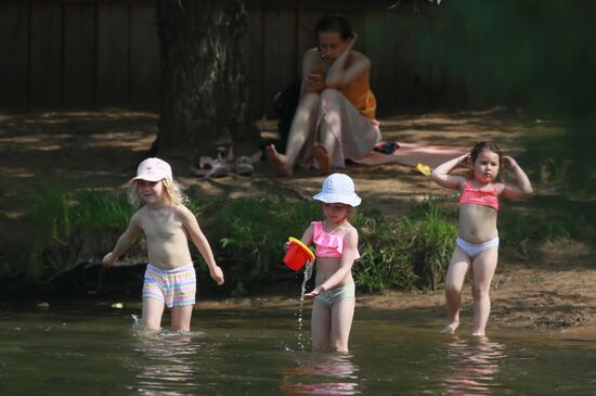 Russia Coronavirus Lockdown Ease