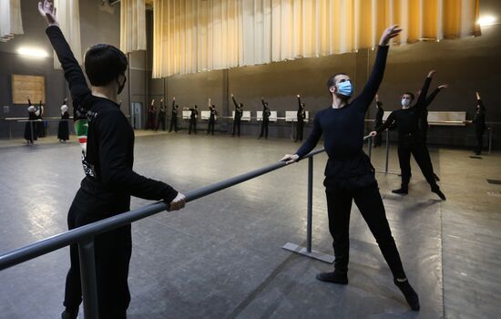 Russia Coronavirus Lockdown Ease