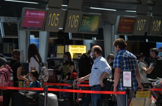 Russia Coronavirus Lockdown Ease