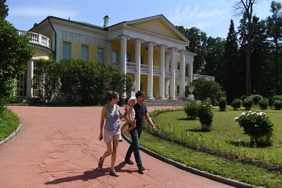 Russia Coronavirus Lockdown Ease