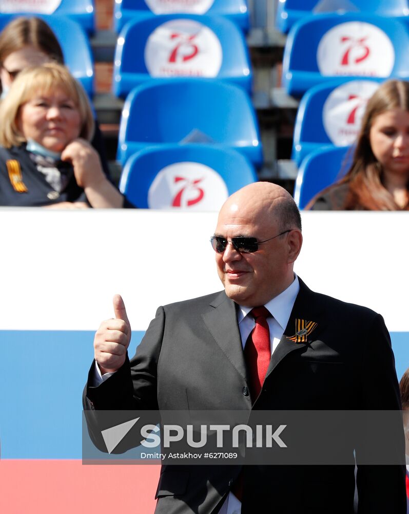 Russian President Vladimir Putin takes part in military parade to mark 75th anniversary of Victory in World War II