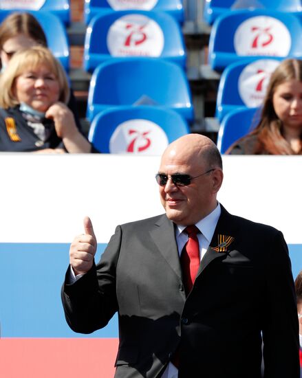 Russian President Vladimir Putin takes part in military parade to mark 75th anniversary of Victory in World War II