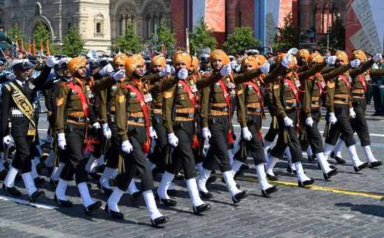 Military parade to commemorate 75th anniversary of Victory in World War II