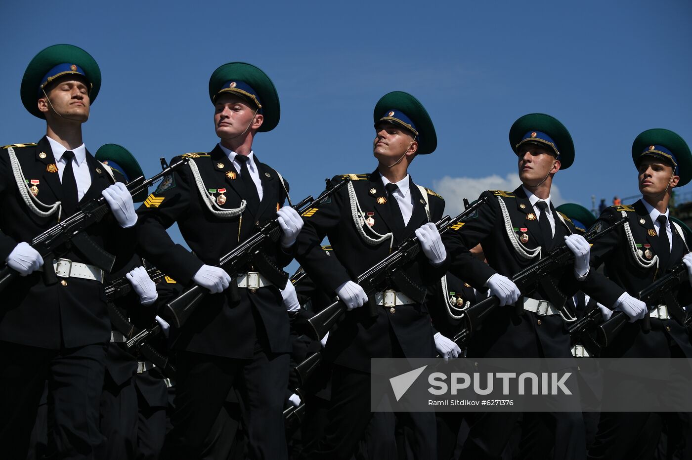 Military parade to commemorate 75th anniversary of Victory in World War II