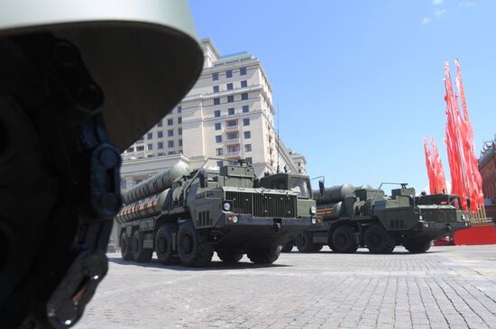Military parade to commemorate 75th anniversary of Victory in World War II