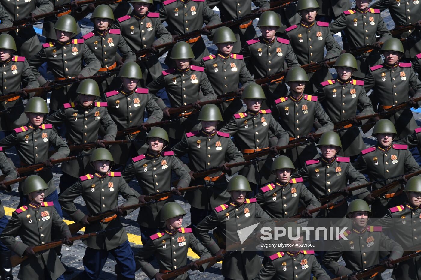 Military parade to commemorate 75th anniversary of Victory in World War II