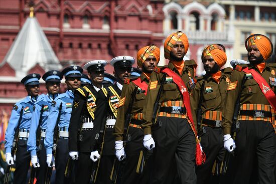 Military parade to commemorate 75th anniversary of Victory in World War II