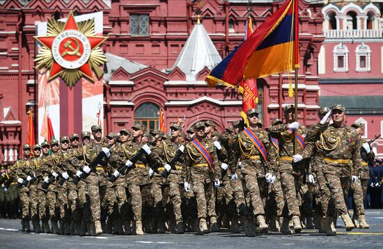 Military parade to commemorate 75th anniversary of Victory in World War II