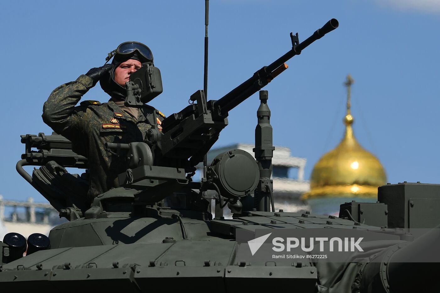 Military parade to commemorate 75th anniversary of Victory in World War II