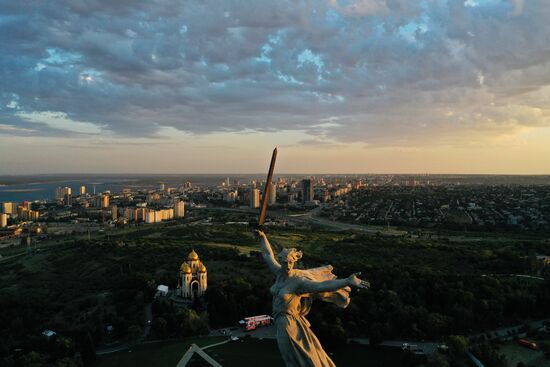 The Motherland Calls monument unveiled after restoration