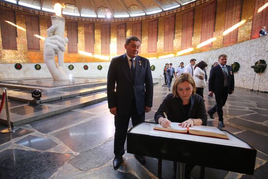 The Motherland Calls monument unveiled after restoration