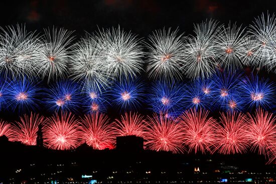 Fireworks in Moscow marking 75th anniversary of Victory in World War II