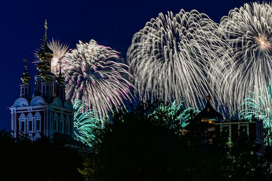 Fireworks in Moscow marking 75th anniversary of Victory in World War II