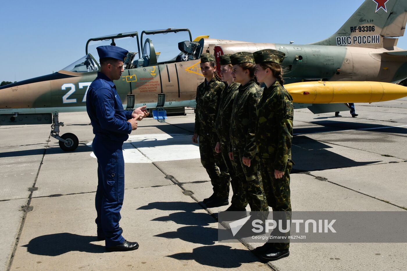 Russia Female Pilots Training