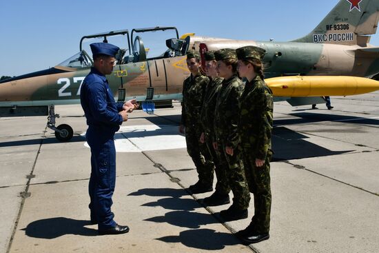 Russia Female Pilots Training