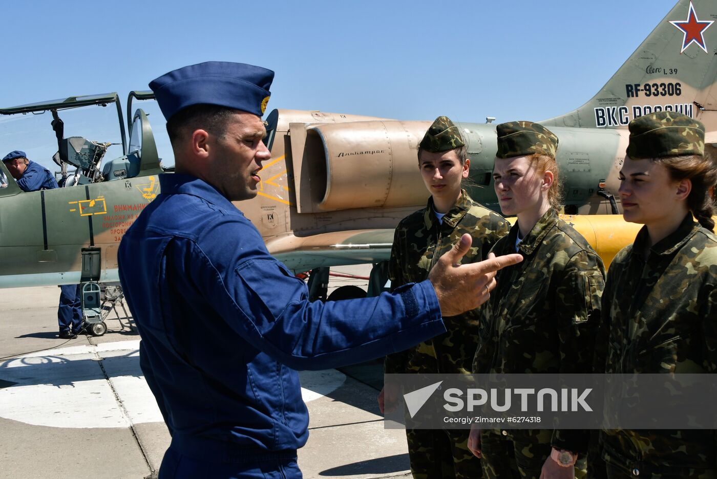 Russia Female Pilots Training