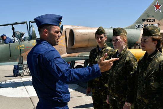 Russia Female Pilots Training