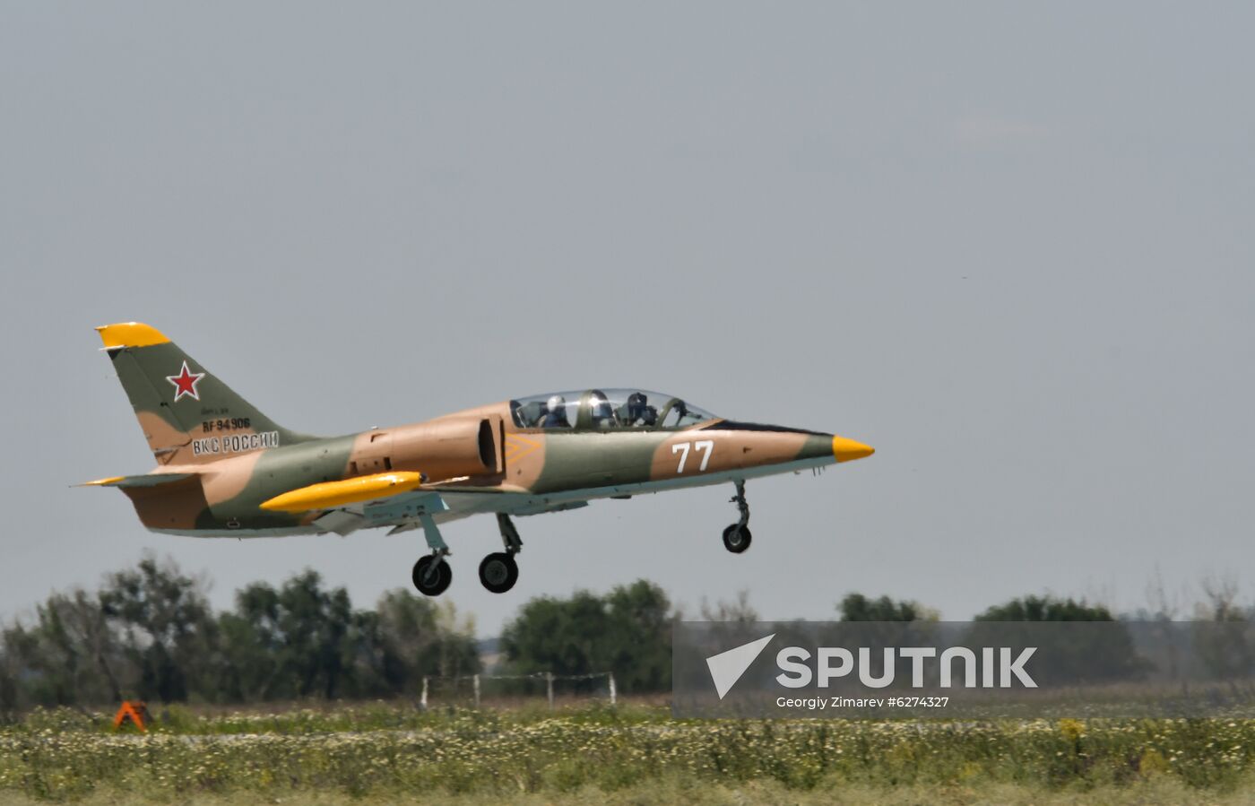 Russia Female Pilots Training