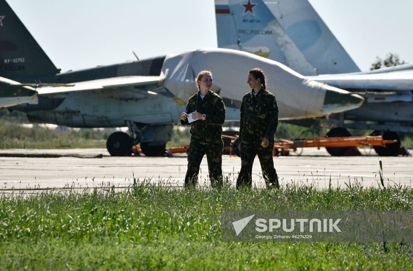 Russia Female Pilots Training