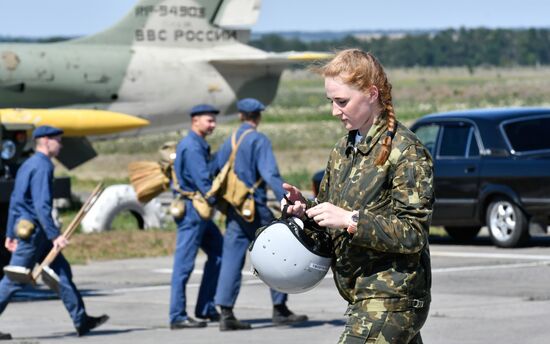 Russia Female Pilots Training