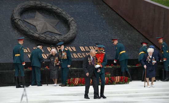 President of Russia Vladimir Putin and President of Belarus Alexander Lukashenko unveil Rzhev Memorial to Soviet Soldiers
