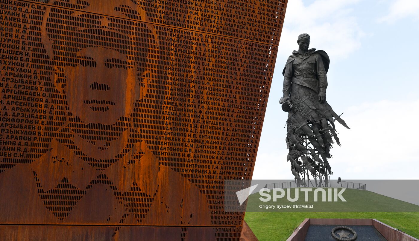 President of Russia Vladimir Putin and President of Belarus Alexander Lukashenko unveil Rzhev Memorial to Soviet Soldiers