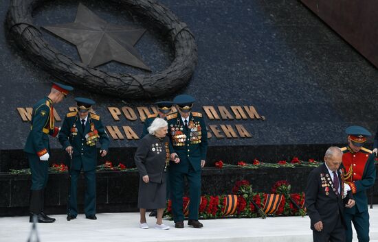 President of Russia Vladimir Putin and President of Belarus Alexander Lukashenko unveil Rzhev Memorial to Soviet Soldiers
