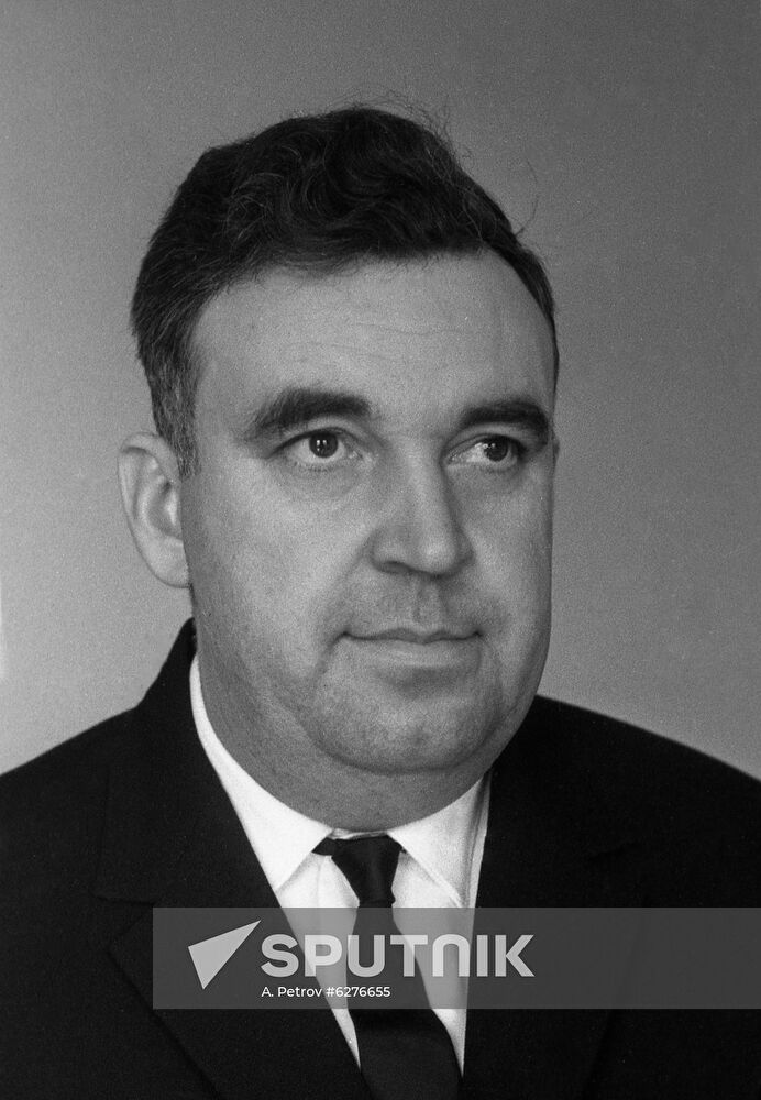 Metallurgical engineer Oleg Popov