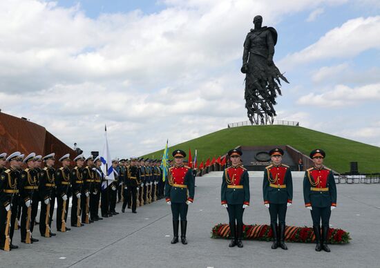 President of Russia Vladimir Putin and President of Belarus Alexander Lukashenko unveil Rzhev Memorial to Soviet Soldiers