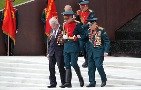 President of Russia Vladimir Putin and President of Belarus Alexander Lukashenko unveil Rzhev Memorial to Soviet Soldiers