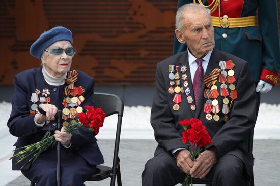 President of Russia Vladimir Putin and President of Belarus Alexander Lukashenko unveil Rzhev Memorial to Soviet Soldiers
