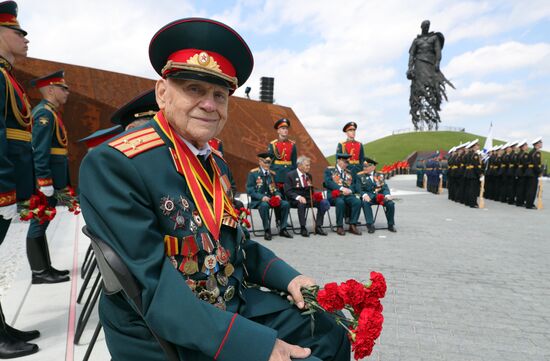 President of Russia Vladimir Putin and President of Belarus Alexander Lukashenko unveil Rzhev Memorial to Soviet Soldiers