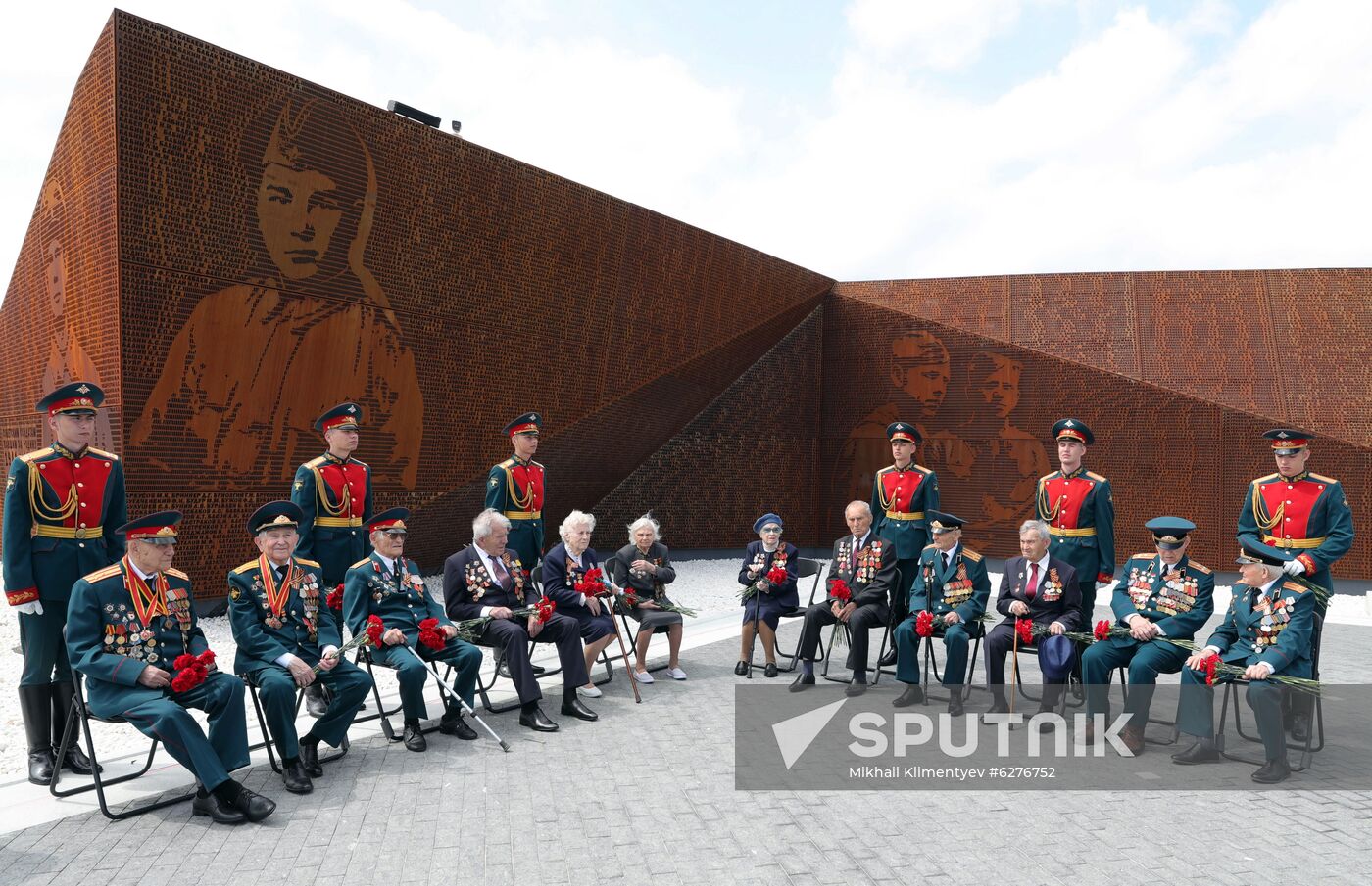President of Russia Vladimir Putin and President of Belarus Alexander Lukashenko unveil Rzhev Memorial to Soviet Soldiers