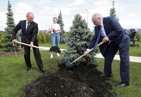 President of Russia Vladimir Putin and President of Belarus Alexander Lukashenko unveil Rzhev Memorial to Soviet Soldiers