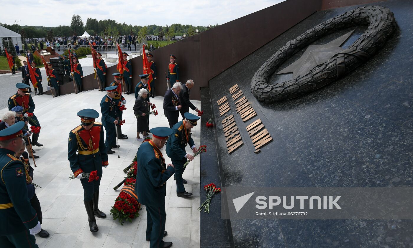 President of Russia Vladimir Putin and President of Belarus Alexander Lukashenko unveil Rzhev Memorial to Soviet Soldiers