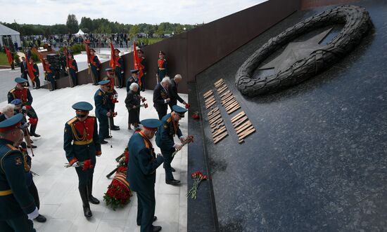 President of Russia Vladimir Putin and President of Belarus Alexander Lukashenko unveil Rzhev Memorial to Soviet Soldiers