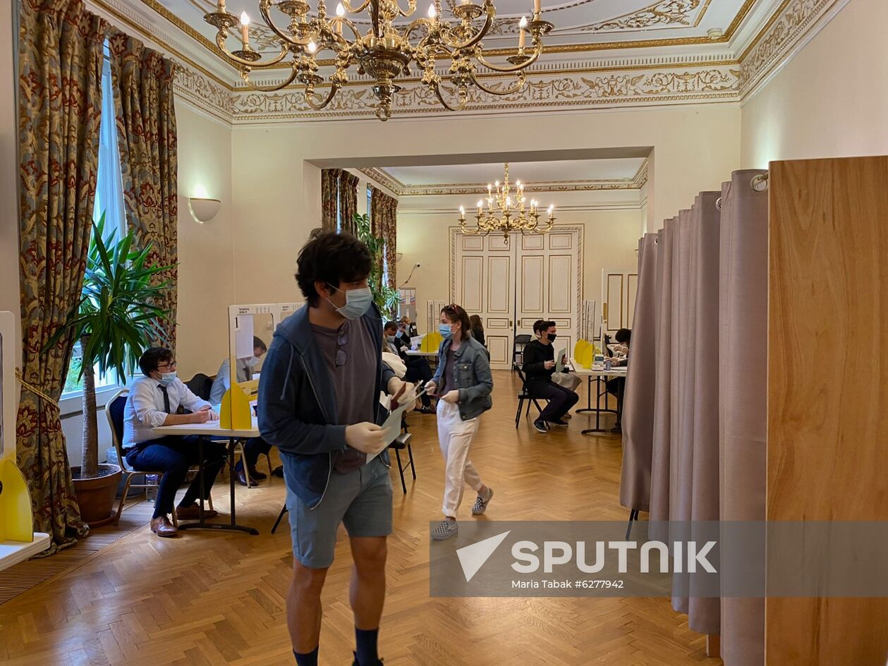 Worldwide Russian Constitutional Reform Voting