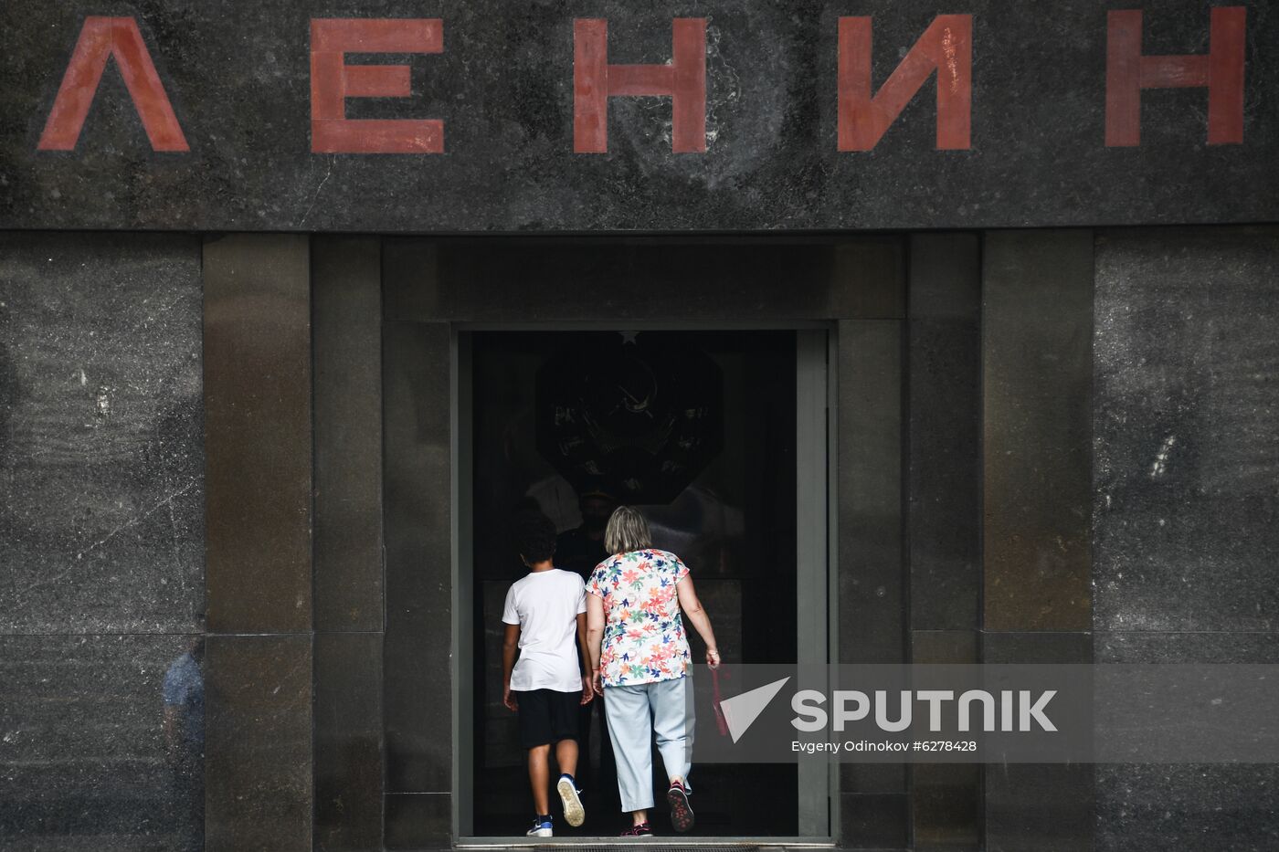 Russia Coronavirus Lockdown Ease