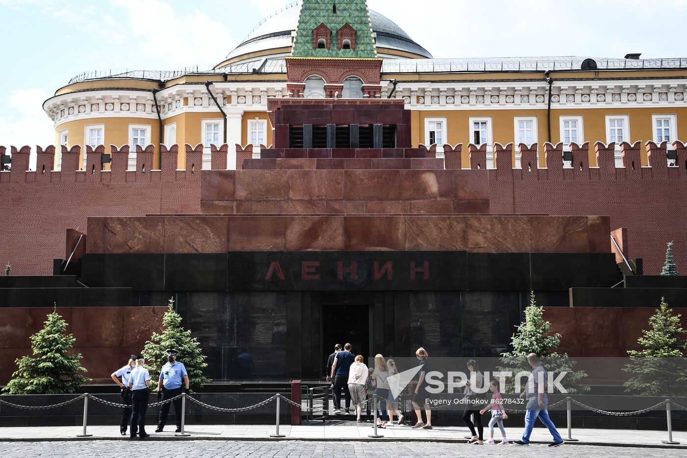 Russia Coronavirus Lockdown Ease