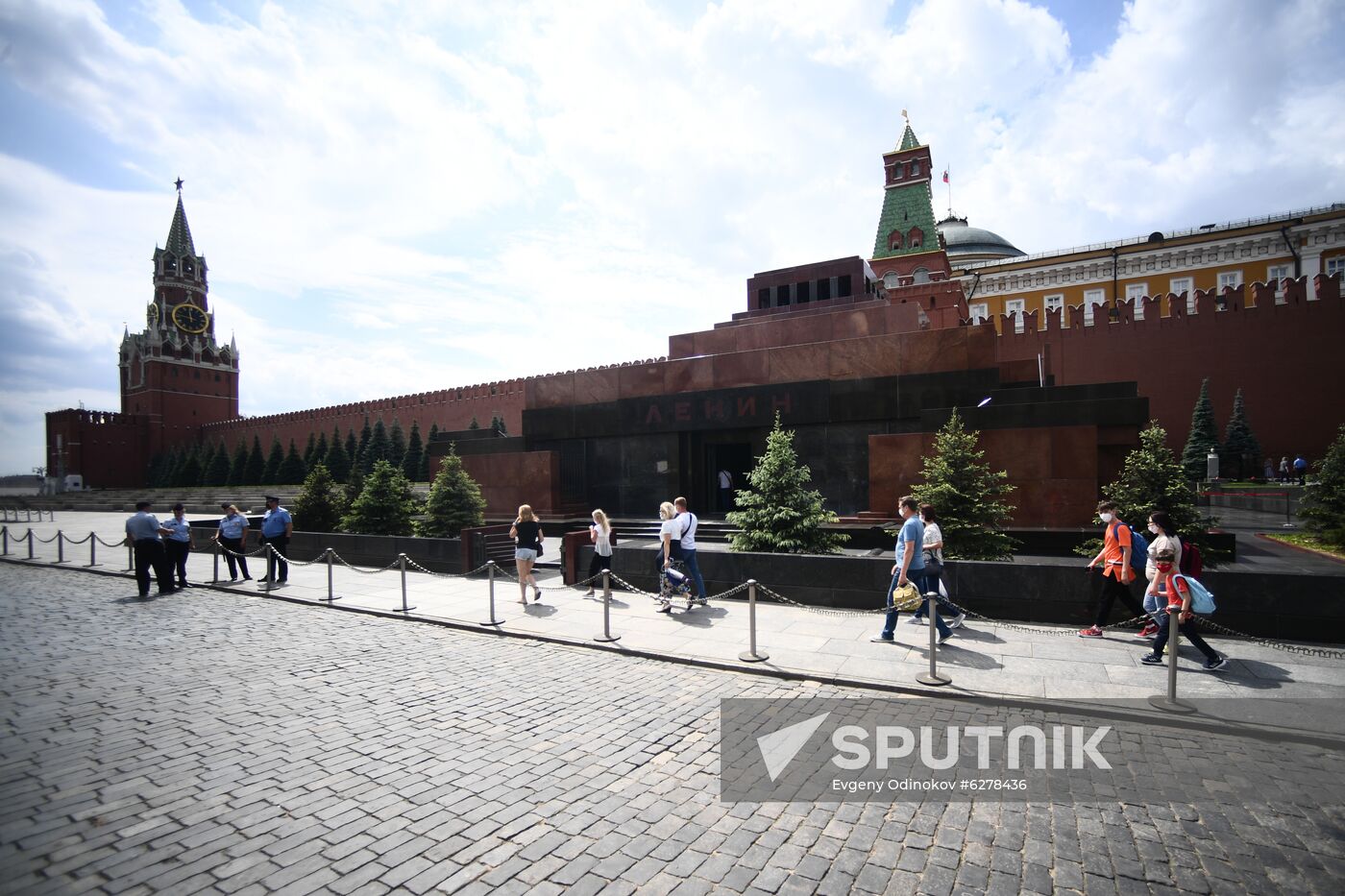 Russia Coronavirus Lockdown Ease